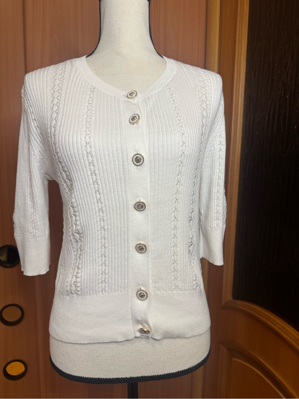 CHANEL White Button-Front Knit Cardigan top sz 8